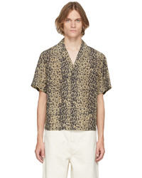 Chemise à manches courtes en soie imprimée léopard marron clair