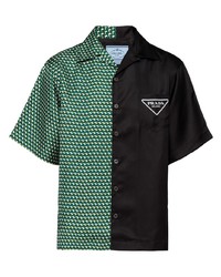 Chemise à manches courtes en soie imprimée vert foncé Prada