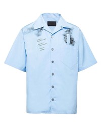Chemise à manches courtes imprimée bleu clair Prada