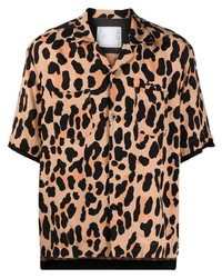 Chemise à manches courtes imprimée léopard marron clair Sacai