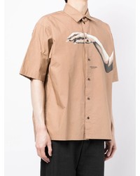 Chemise à manches courtes imprimée marron clair Yoshiokubo