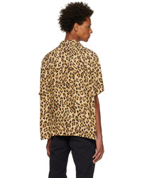 Chemise à manches longues en soie imprimée léopard marron clair VISVIM
