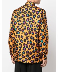 Chemise à manches longues en soie imprimée léopard orange Versace