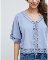 Chemisier en dentelle bleu clair Asos