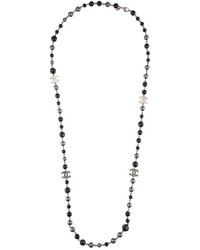 Collier de perles noir Chanel