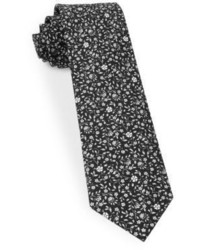 Cravate à fleurs noire et blanche
