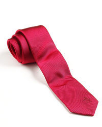 Cravate brodée rouge