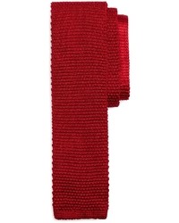 Cravate en tricot rouge