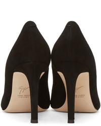 Escarpins en daim noirs Giuseppe Zanotti