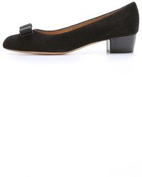 Escarpins en daim noirs Salvatore Ferragamo