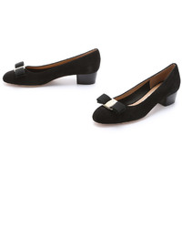 Escarpins en daim noirs Salvatore Ferragamo