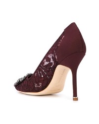 Escarpins en dentelle bordeaux Manolo Blahnik