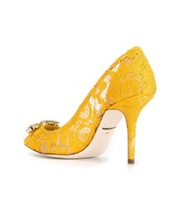 Escarpins en dentelle jaunes Dolce & Gabbana