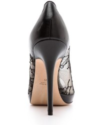 Escarpins en dentelle noirs Monique Lhuillier