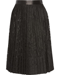 Jupe mi-longue en dentelle plissée noire Givenchy