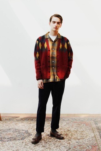 Comment porter un pull à losanges quand il fait chaud
