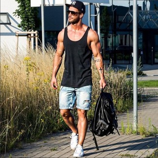 Comment porter un sac à dos quand il fait très chaud