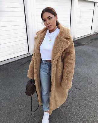 Comment porter un sac à dos pour un style decontractés quand il fait froid