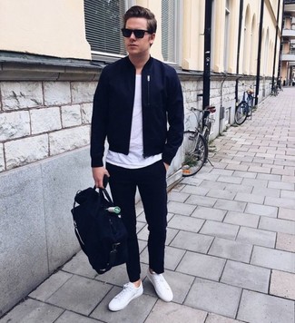 Comment porter un sac à 20 ans