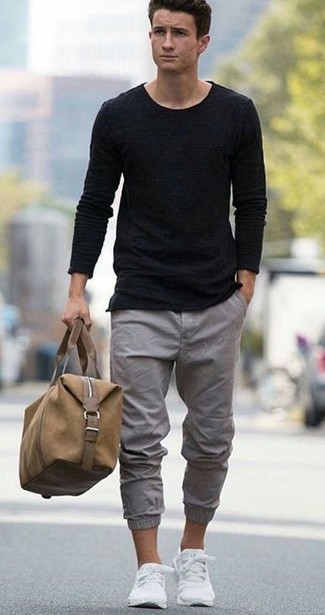 Comment porter un sac beige