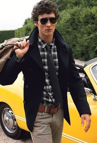 Comment porter un sac beige