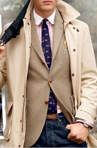 Un jean à porter avec un blazer beige quand il fait frais