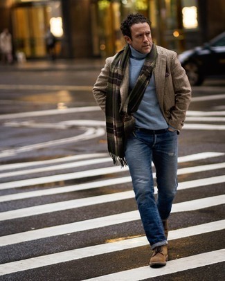 Un jean à porter avec un blazer beige quand il fait frais