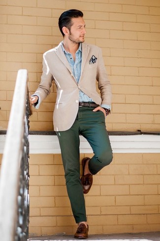 Des slippers à porter avec un blazer beige