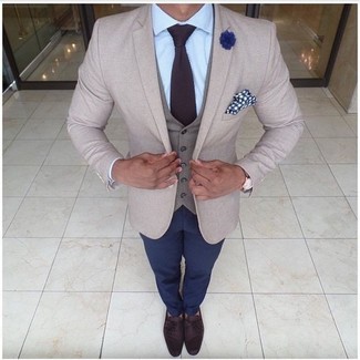 Des slippers à porter avec un blazer beige