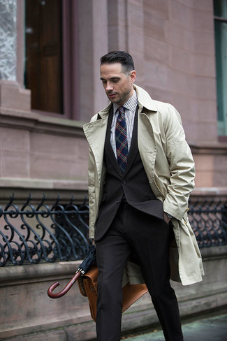 Comment porter une serviette beige pour un style elégantes