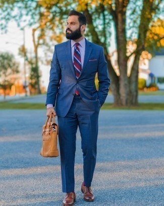 Comment porter une serviette beige pour un style elégantes