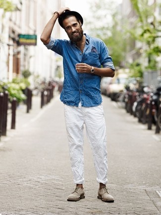 Comment porter des chaussures brogues beiges quand il fait chaud