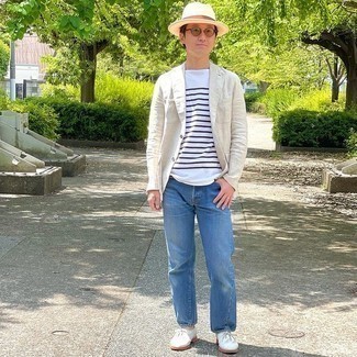 Comment porter un bob beige quand il fait très chaud