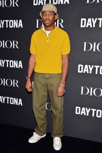 Comment porter un bob beige quand il fait très chaud