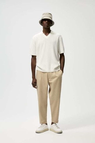 Comment porter un bob beige quand il fait très chaud