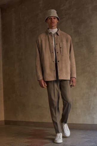 Comment porter un bob beige au printemps