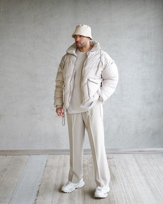 Comment porter un bob beige au printemps