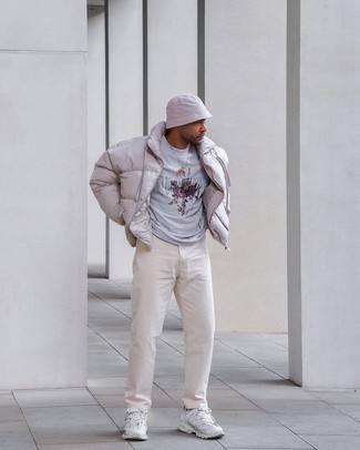 Comment porter un bob beige au printemps