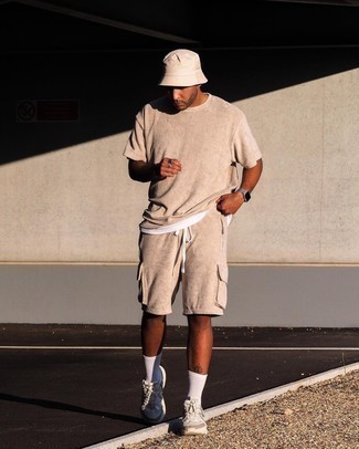Comment porter un bob beige quand il fait très chaud