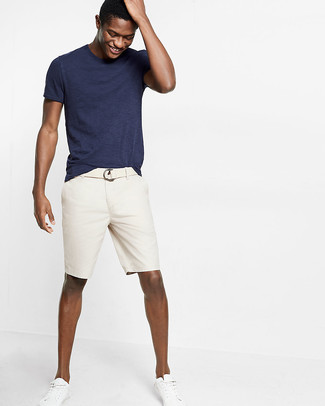 Comment porter une ceinture en toile beige
