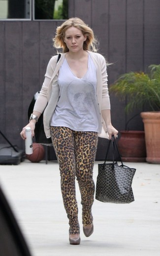 Comment porter un cardigan beige