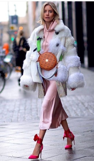 Comment porter un cardigan beige quand il fait froid