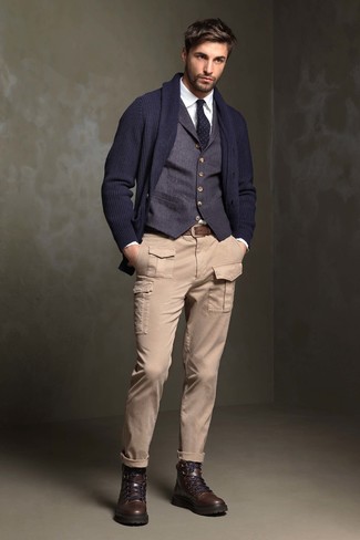 Comment porter un pantalon cargo beige homme