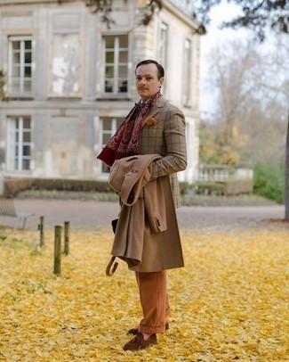 Comment porter une veste à carreaux beige quand il fait frais