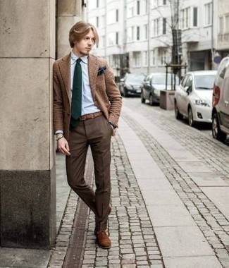 Comment porter une veste à carreaux beige au printemps
