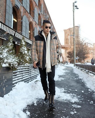 Comment porter une veste à carreaux beige quand il fait frais