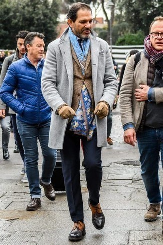 Comment porter une veste à carreaux beige quand il fait frais