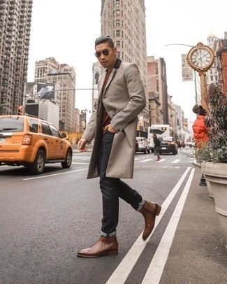 Comment porter un pardessus à carreaux beige quand il fait froid