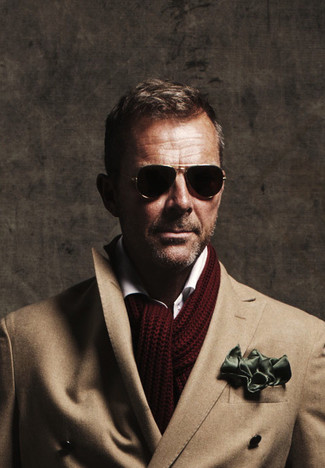 Comment porter un manteau beige pour un style elégantes quand il fait froid