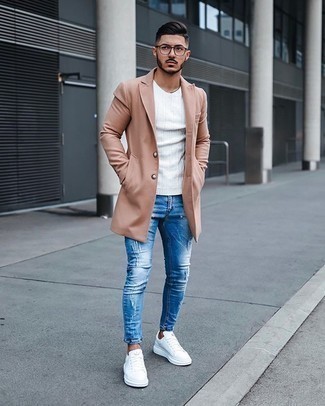 Comment porter un manteau beige pour un style relax quand il fait froid